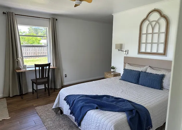 Cute Home 8 Minutes To Beach!